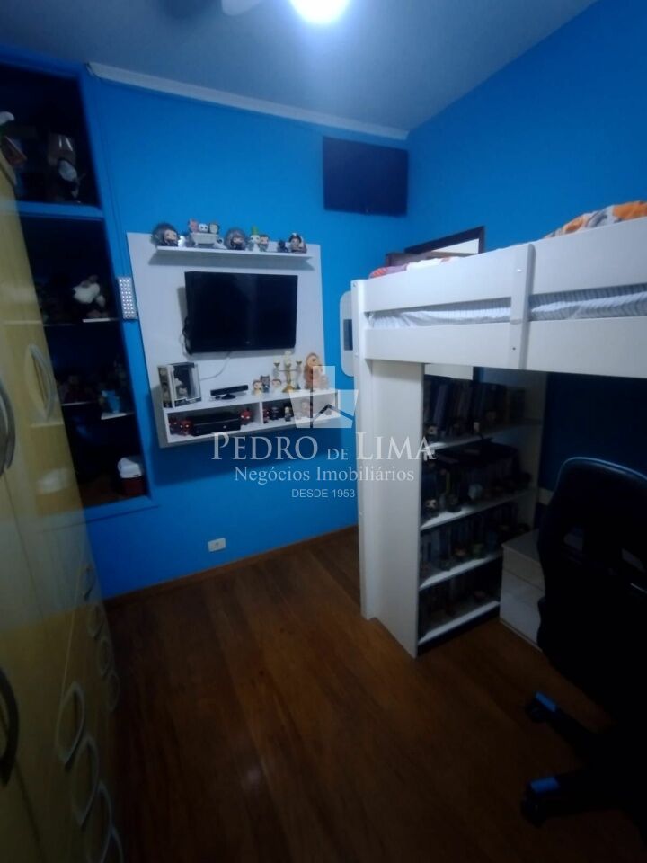 Sobrado com 3 quartos sendo 1 suite, 3 banheiros, 1 vaga de garagem, churrasqueira