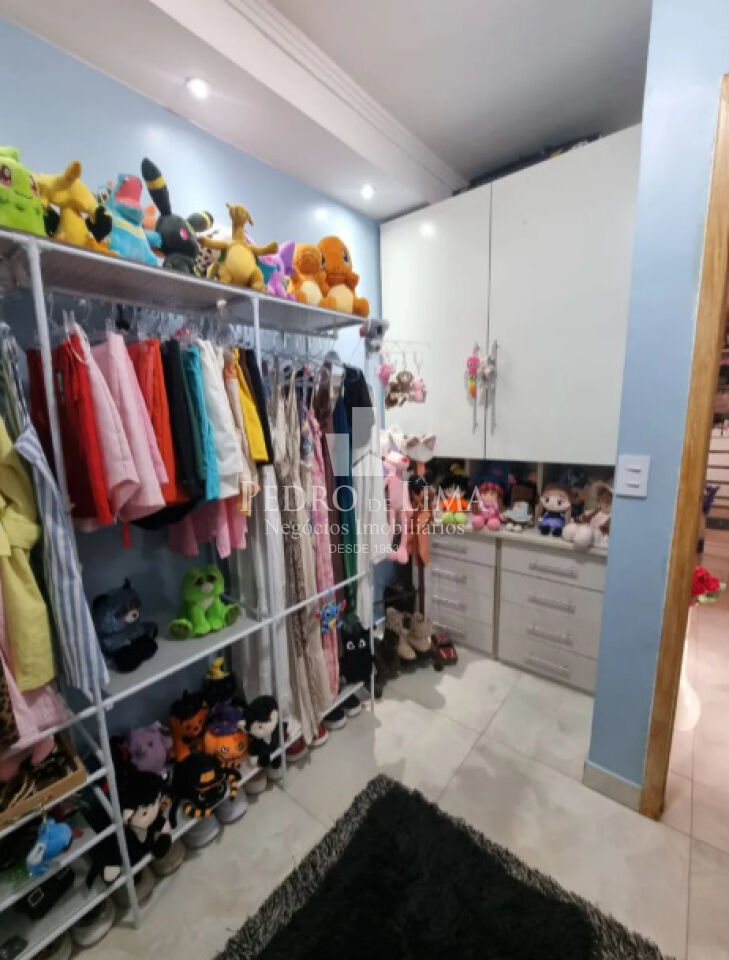 Apartamento 3 dormitorios sendo 1 suite, 2 banheiros, 1 vaga de garagem.