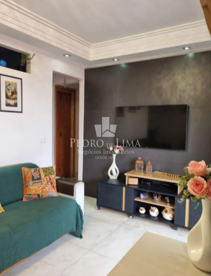 Apartamento 3 dormitorios sendo 1 suite, 2 banheiros, 1 vaga de garagem.