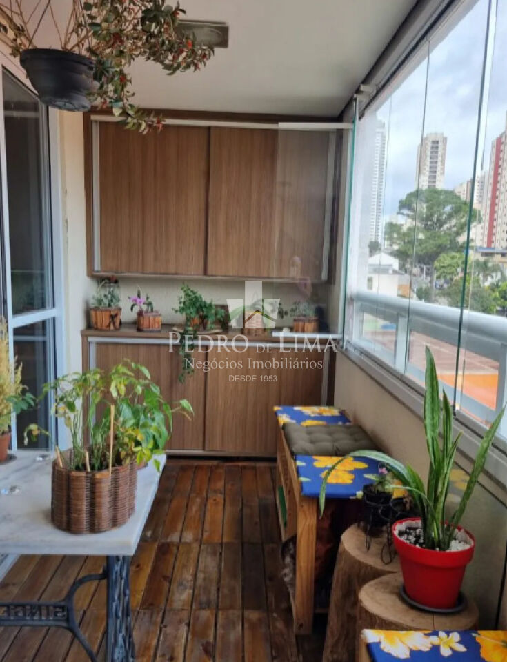Apartamento 3 dormitorios sendo 1 suite, 2 banheiros, 1 vaga de garagem.