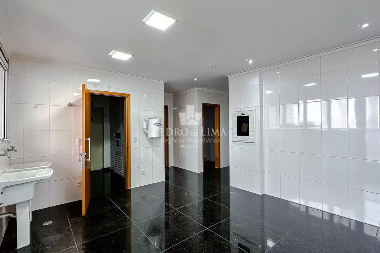 Apartamento Condominio Emilliano 298mts 4 suites 6 vagas 
