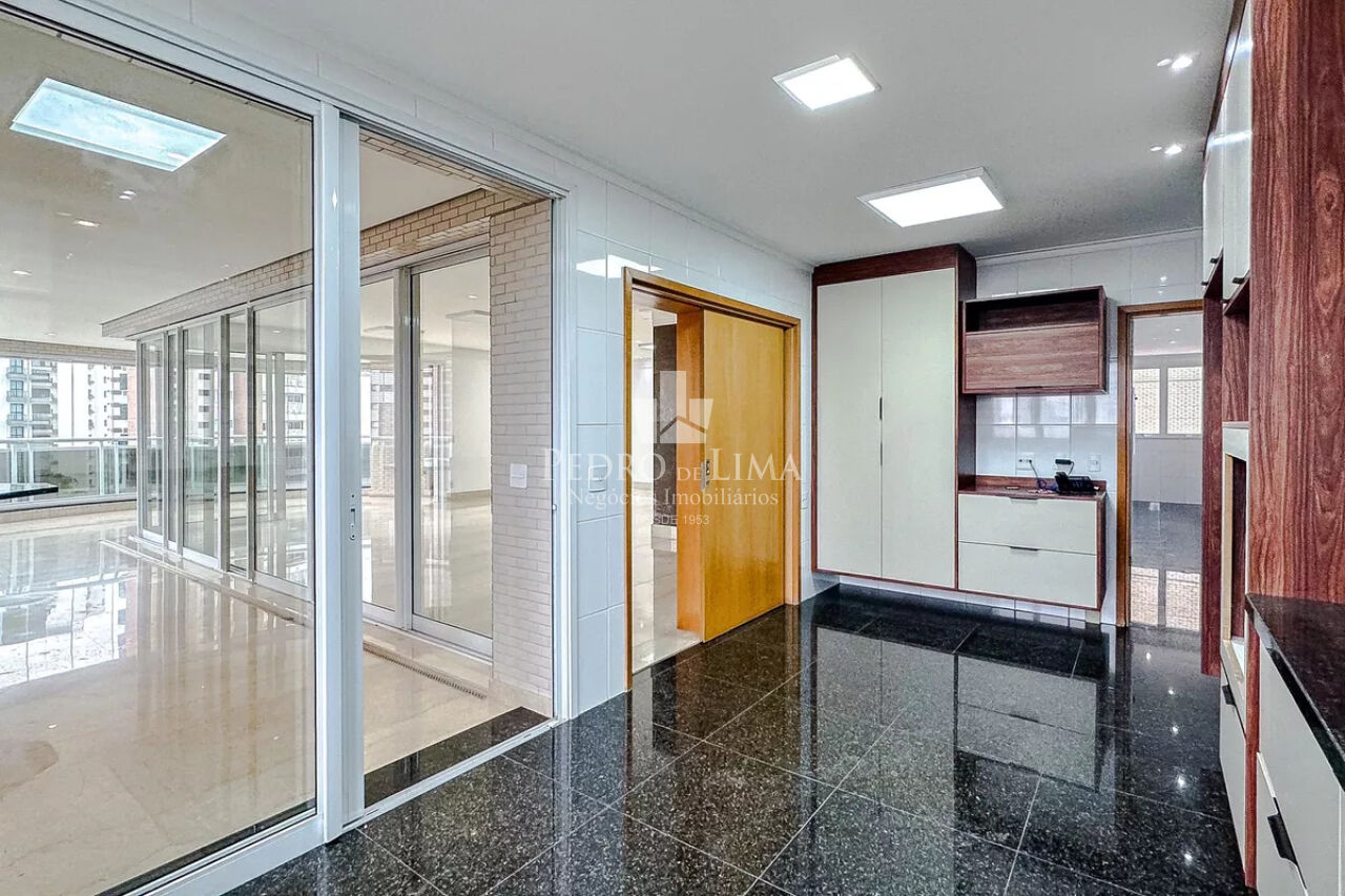 Apartamento Condominio Emilliano 298mts 4 suites 6 vagas 