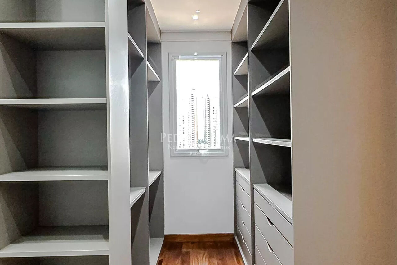 Apartamento Condominio Emilliano 298mts 4 suites 6 vagas 