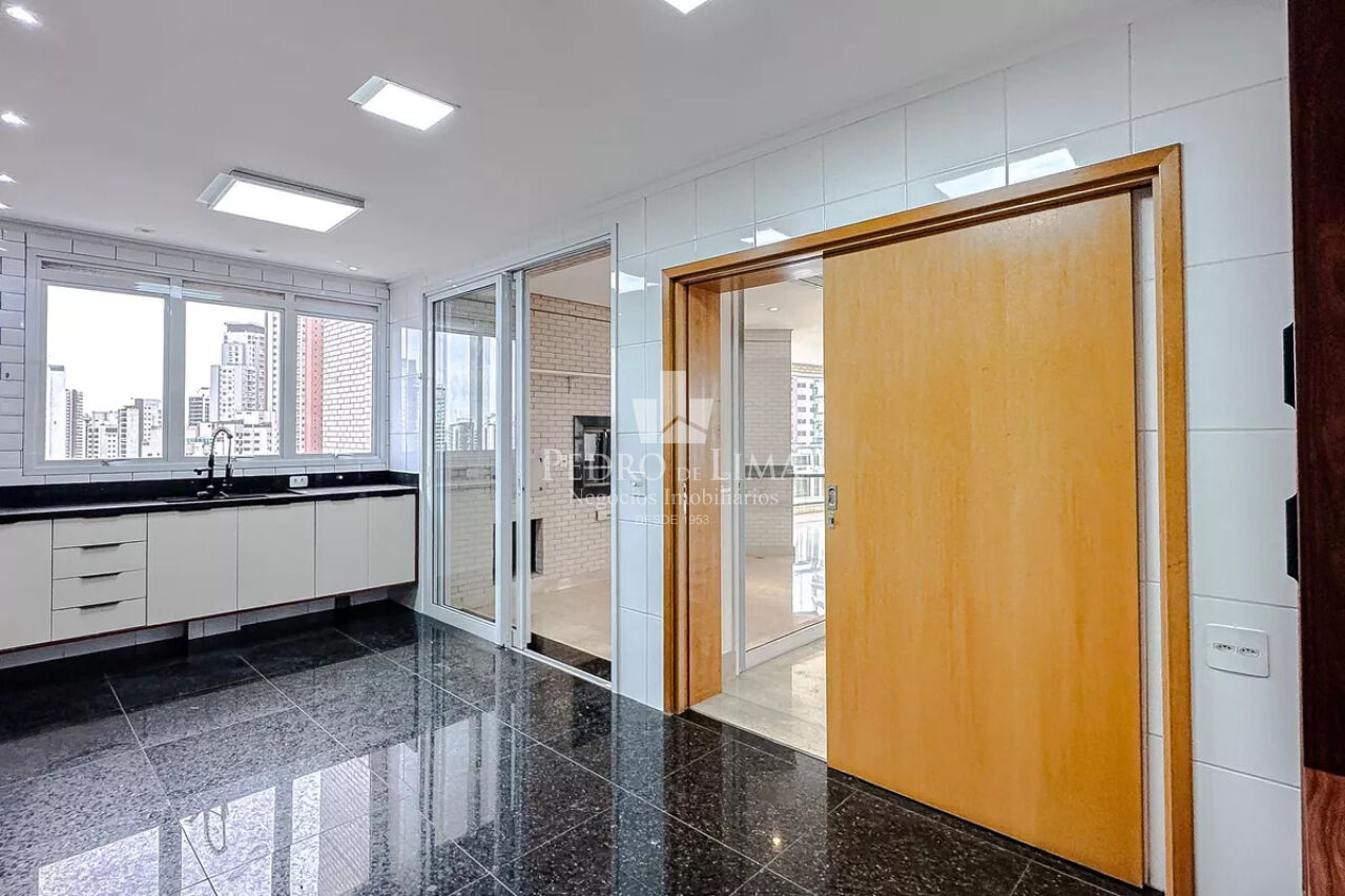 Apartamento Condominio Emilliano 298mts 4 suites 6 vagas 