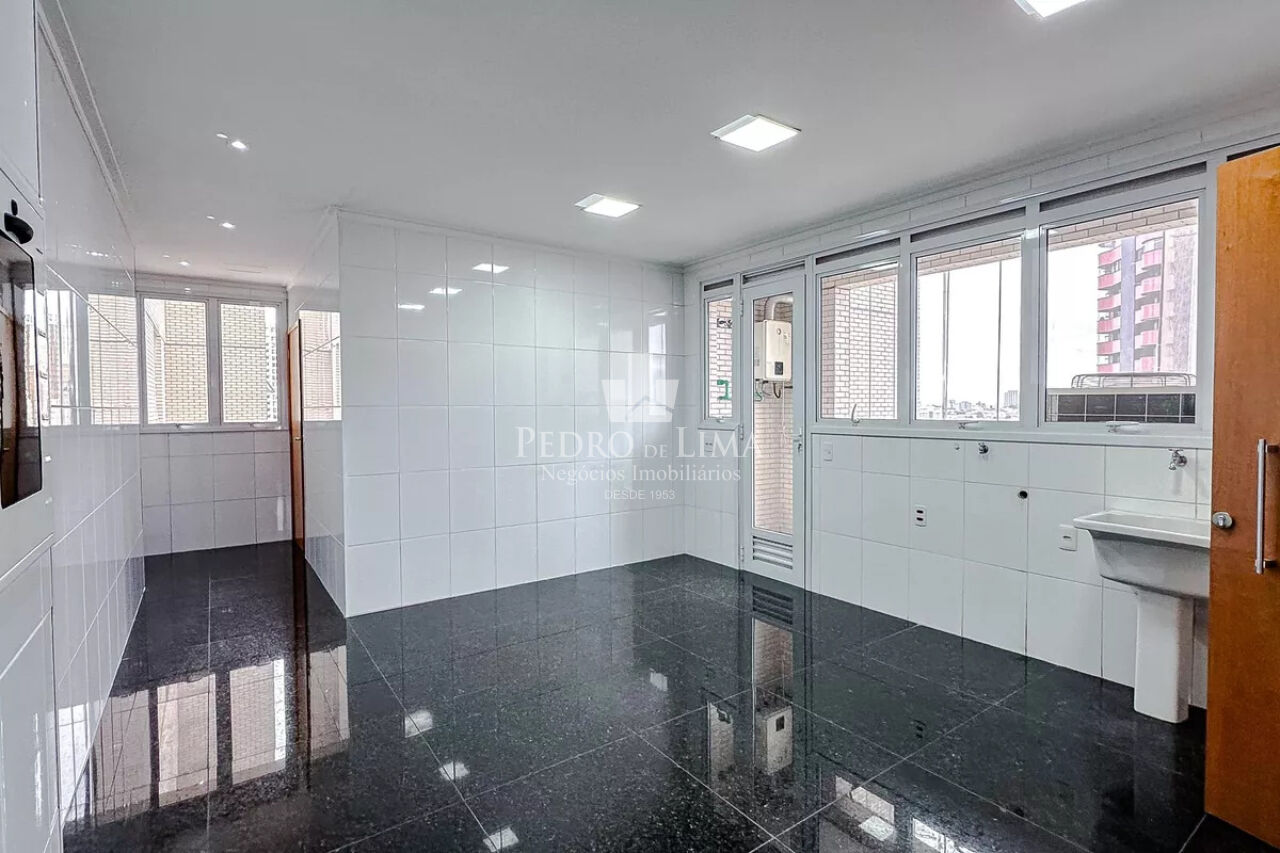 Apartamento Condominio Emilliano 298mts 4 suites 6 vagas 