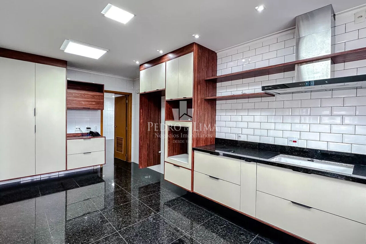 Apartamento Condominio Emilliano 298mts 4 suites 6 vagas 