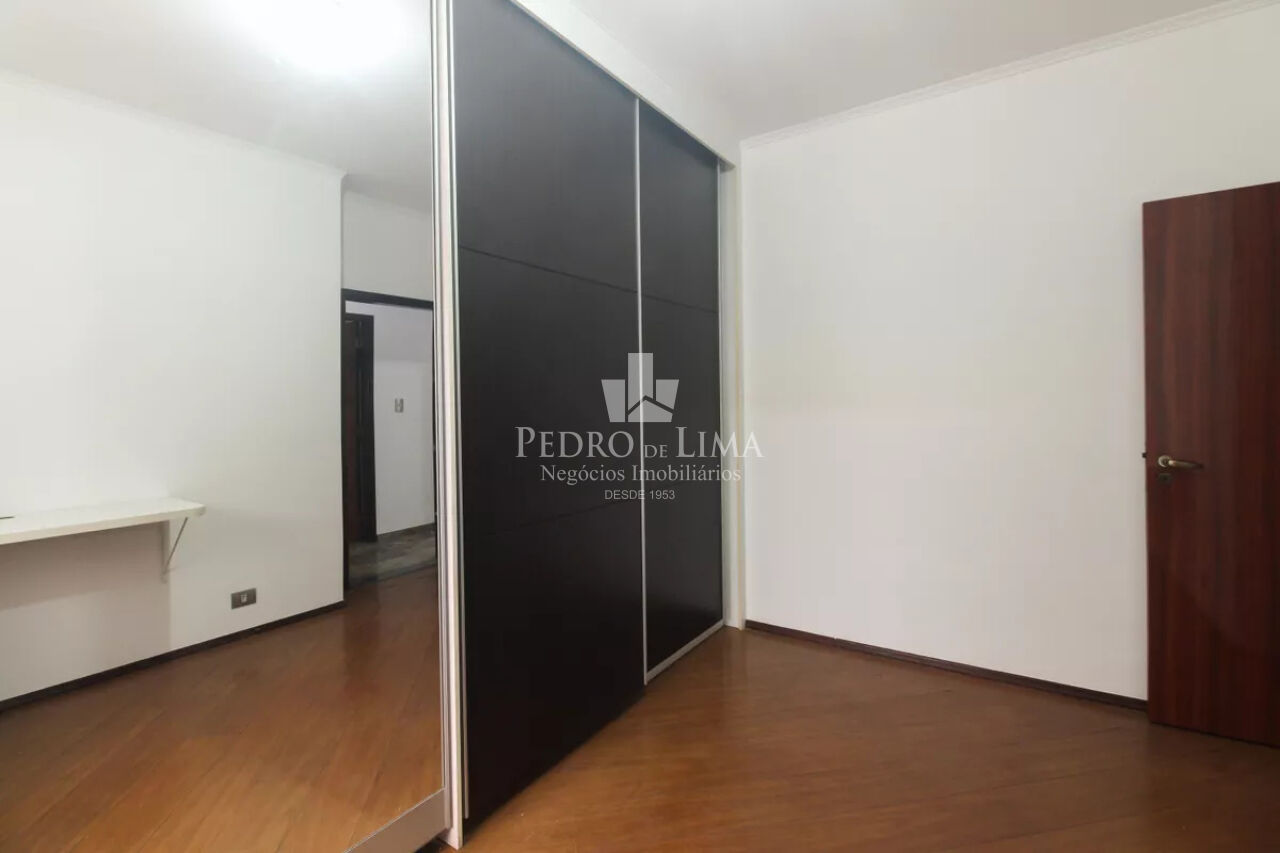 Sobrado com 3 dormitorios sendo 1 suite, 3 banheiros, espaço gourmet, 5 vagas de garagem, Tatuapé