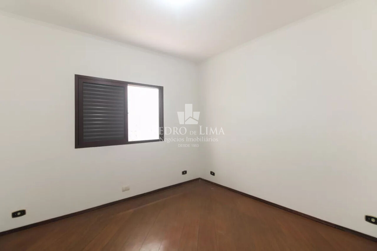Sobrado com 3 dormitorios sendo 1 suite, 3 banheiros, espaço gourmet, 5 vagas de garagem, Tatuapé
