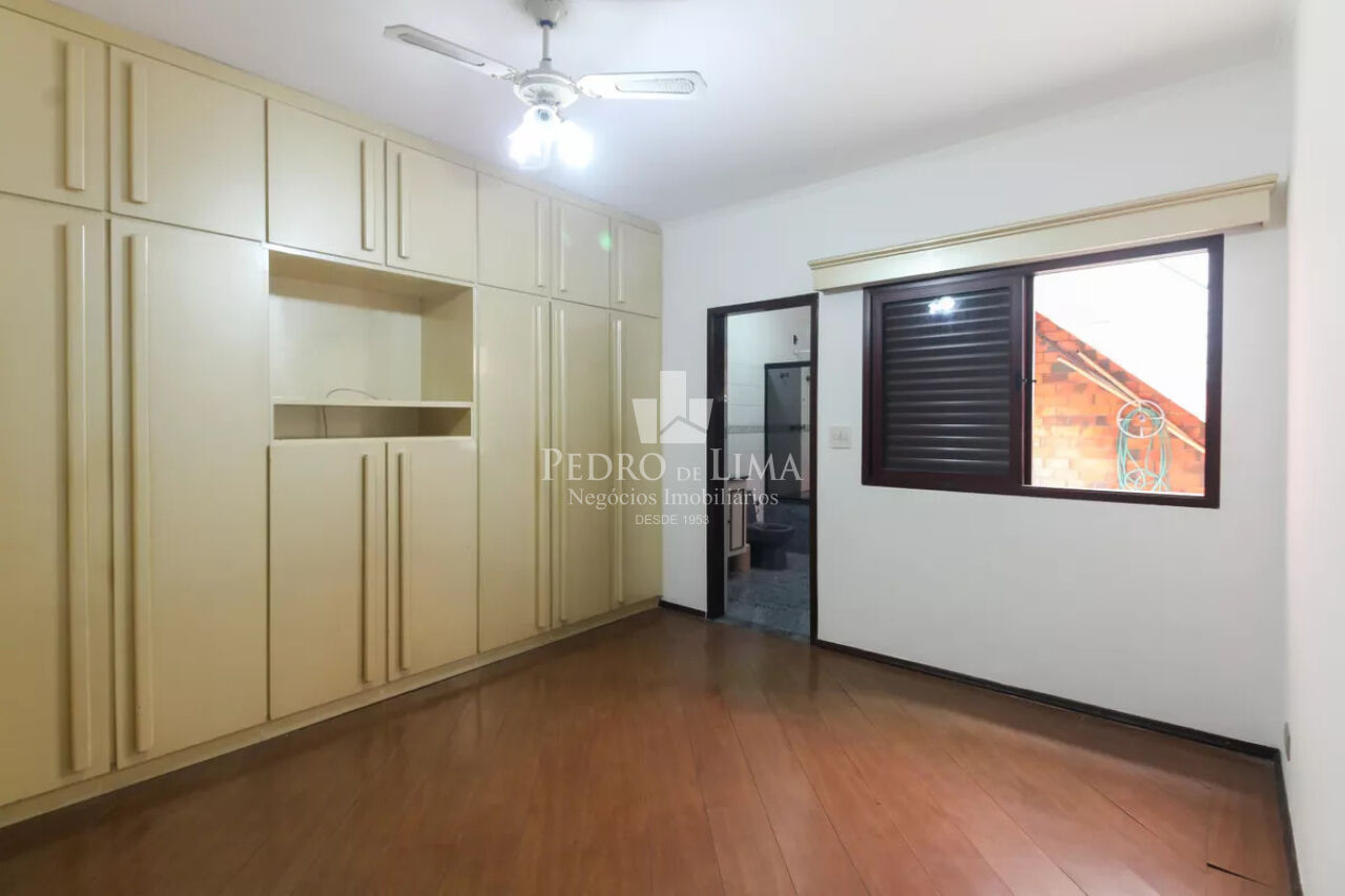 Sobrado com 3 dormitorios sendo 1 suite, 3 banheiros, espaço gourmet, 5 vagas de garagem, Tatuapé