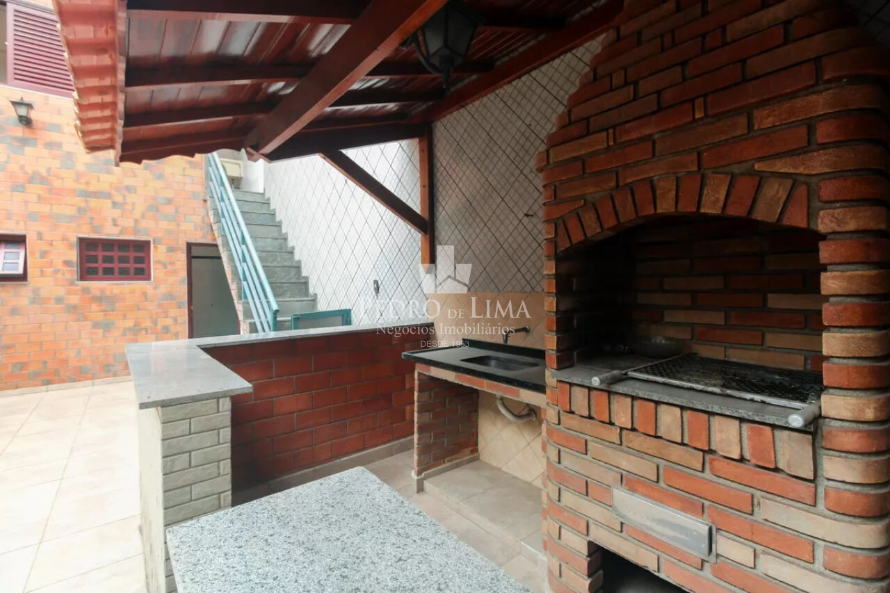 Sobrado com 3 dormitorios sendo 1 suite, 3 banheiros, espaço gourmet, 5 vagas de garagem, Tatuapé