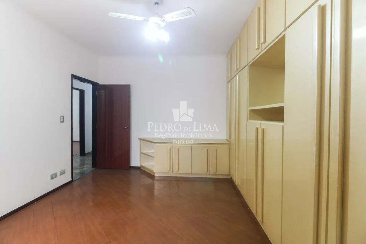 Sobrado com 3 dormitorios sendo 1 suite, 3 banheiros, espaço gourmet, 5 vagas de garagem, Tatuapé