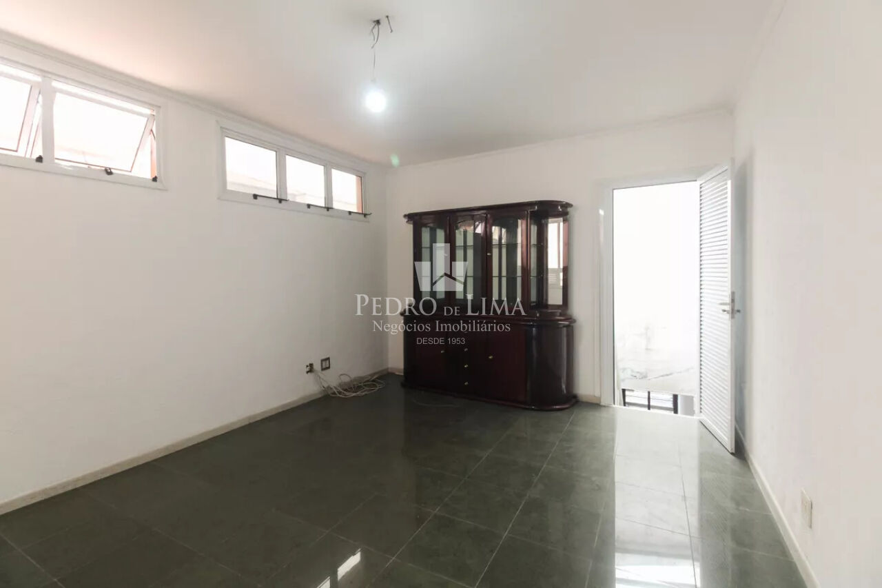 Sobrado com 3 dormitorios sendo 1 suite, 3 banheiros, espaço gourmet, 5 vagas de garagem, Tatuapé