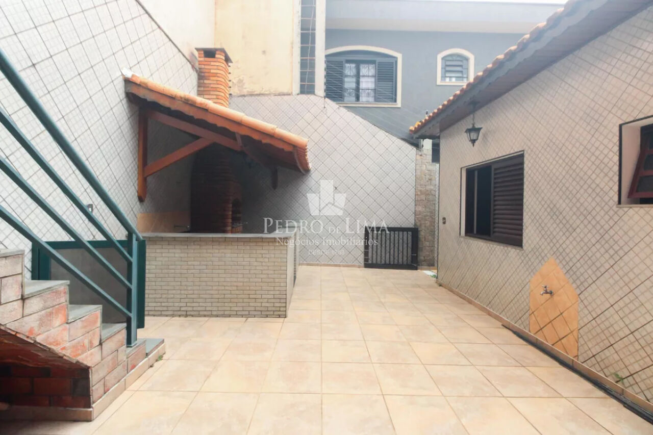 Sobrado com 3 dormitorios sendo 1 suite, 3 banheiros, espaço gourmet, 5 vagas de garagem, Tatuapé