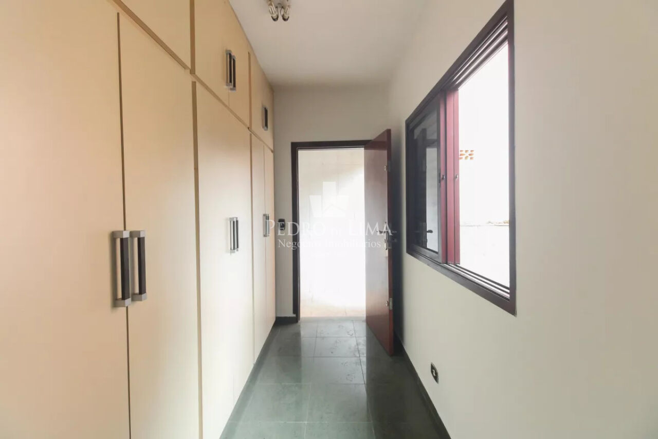 Sobrado com 3 dormitorios sendo 1 suite, 3 banheiros, espaço gourmet, 5 vagas de garagem, Tatuapé