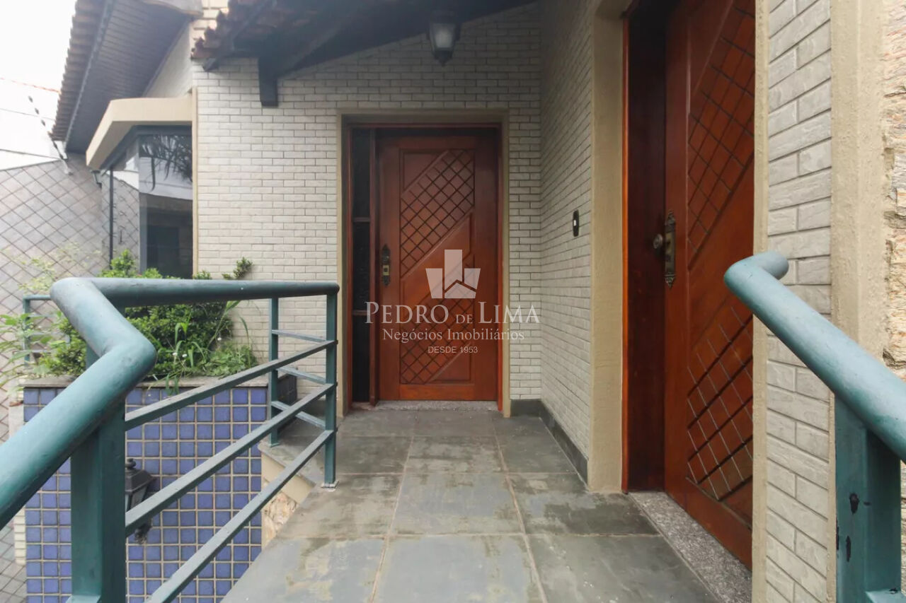 Sobrado com 3 dormitorios sendo 1 suite, 3 banheiros, espaço gourmet, 5 vagas de garagem, Tatuapé