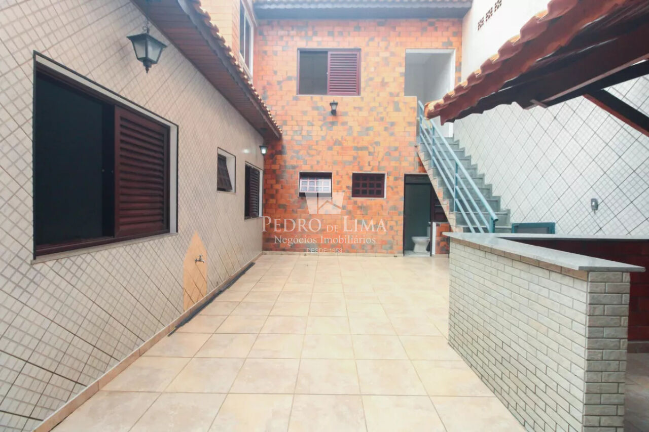 Sobrado com 3 dormitorios sendo 1 suite, 3 banheiros, espaço gourmet, 5 vagas de garagem, Tatuapé