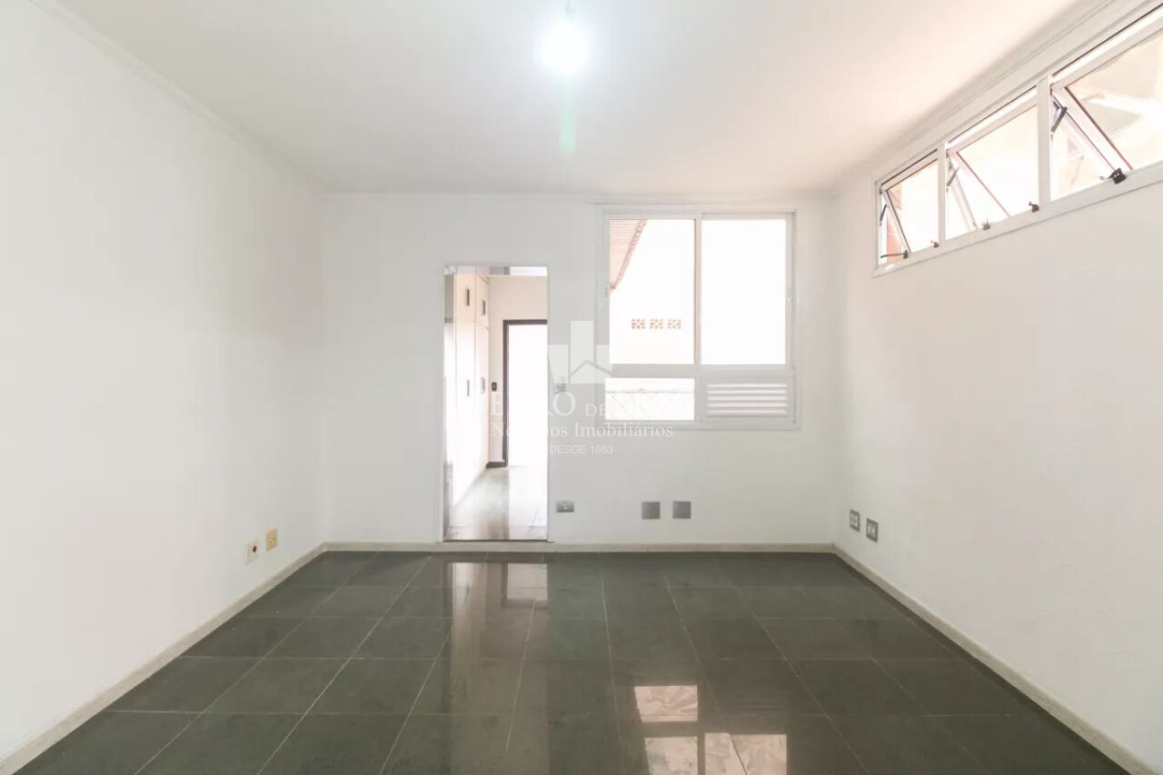 Sobrado com 3 dormitorios sendo 1 suite, 3 banheiros, espaço gourmet, 5 vagas de garagem, Tatuapé