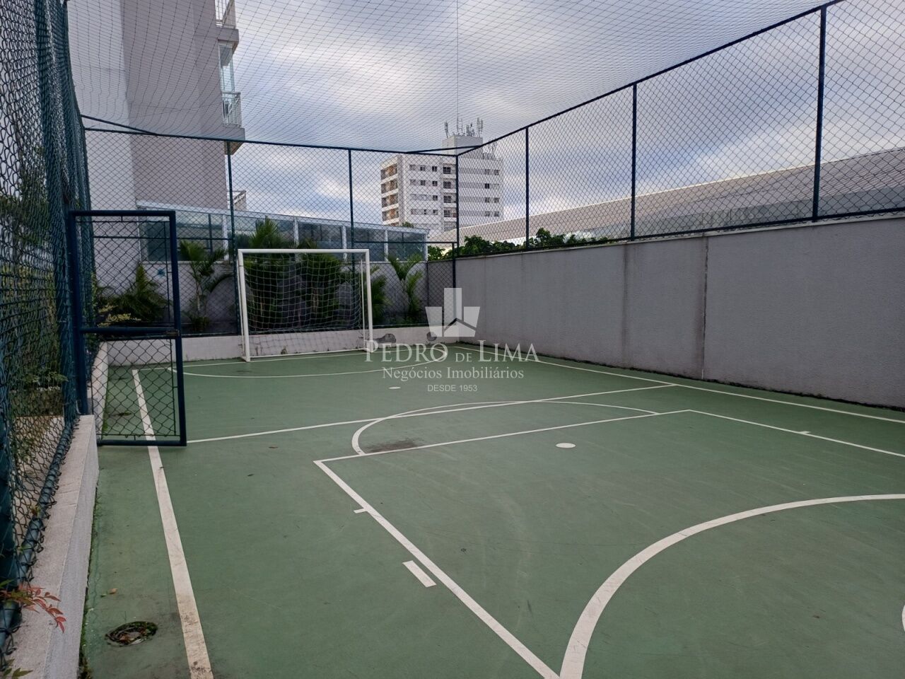 Apartamento em frente a estação do Metrô Bresser Mooca, 35m2, 1 suíte e 1 vaga, mobiliado.