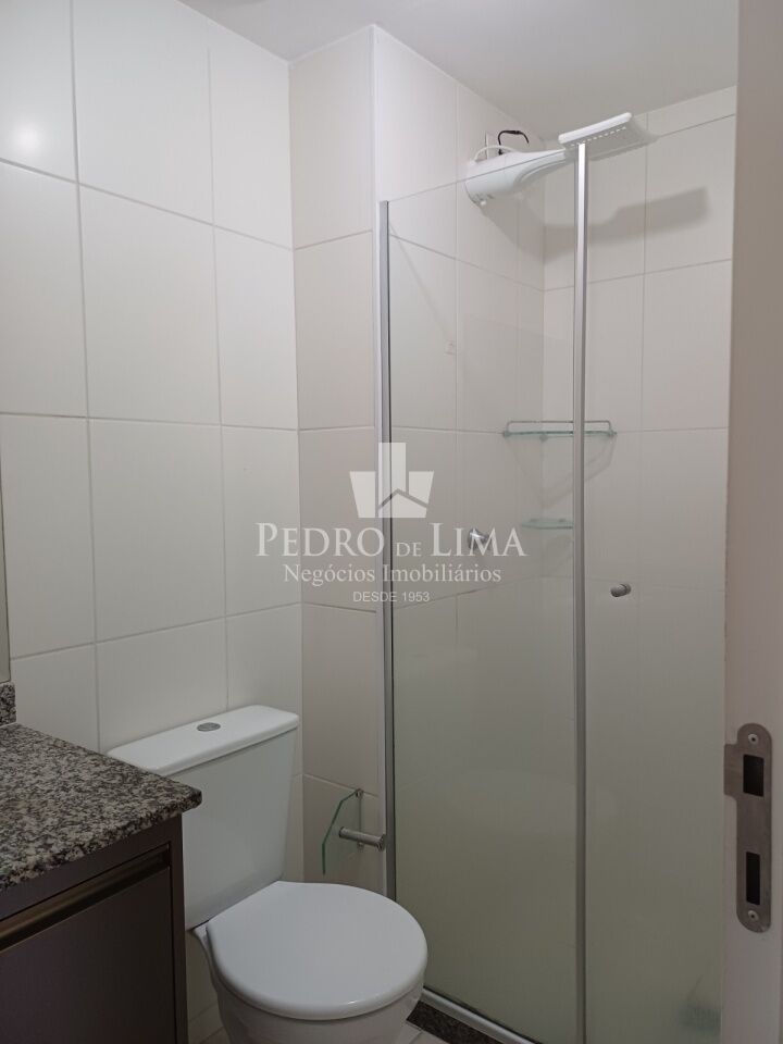 Apartamento em frente a estação do Metrô Bresser Mooca, 35m2, 1 suíte e 1 vaga, mobiliado.