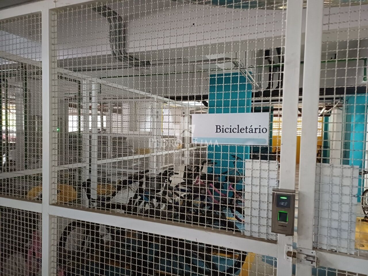 Apartamento em frente a estação do Metrô Bresser Mooca, 35m2, 1 suíte e 1 vaga, mobiliado.