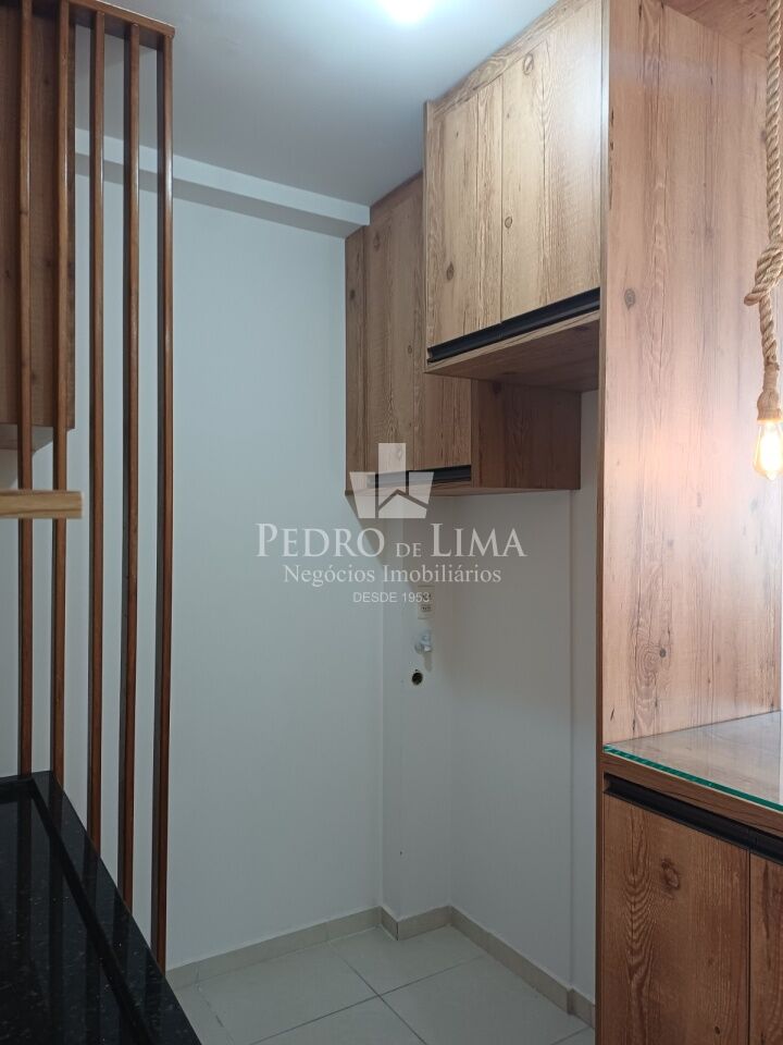 Apartamento em frente a estação do Metrô Bresser Mooca, 35m2, 1 suíte e 1 vaga, mobiliado.