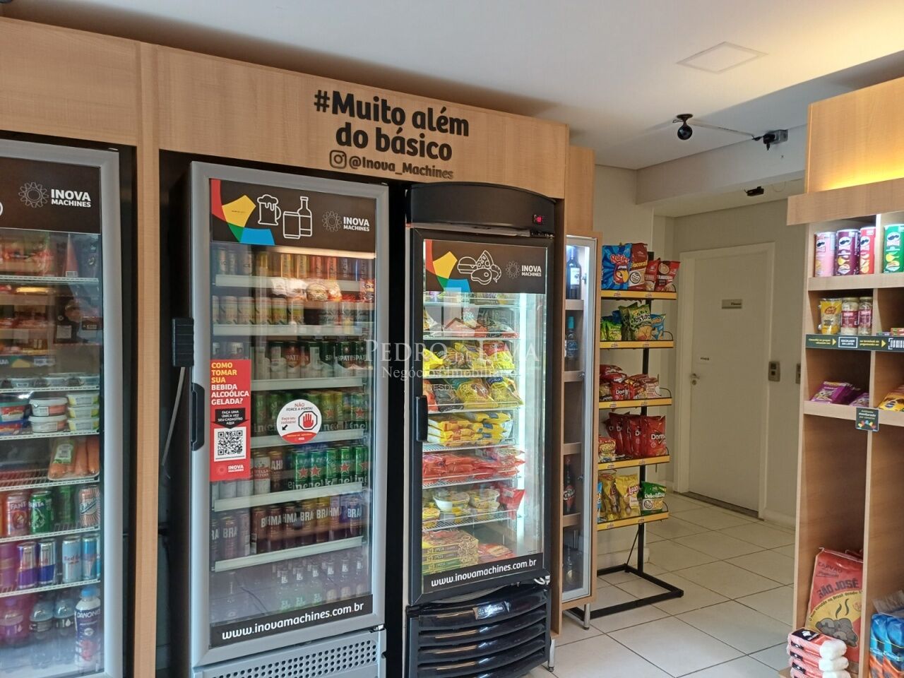 Apartamento em frente a estação do Metrô Bresser Mooca, 35m2, 1 suíte e 1 vaga, mobiliado.