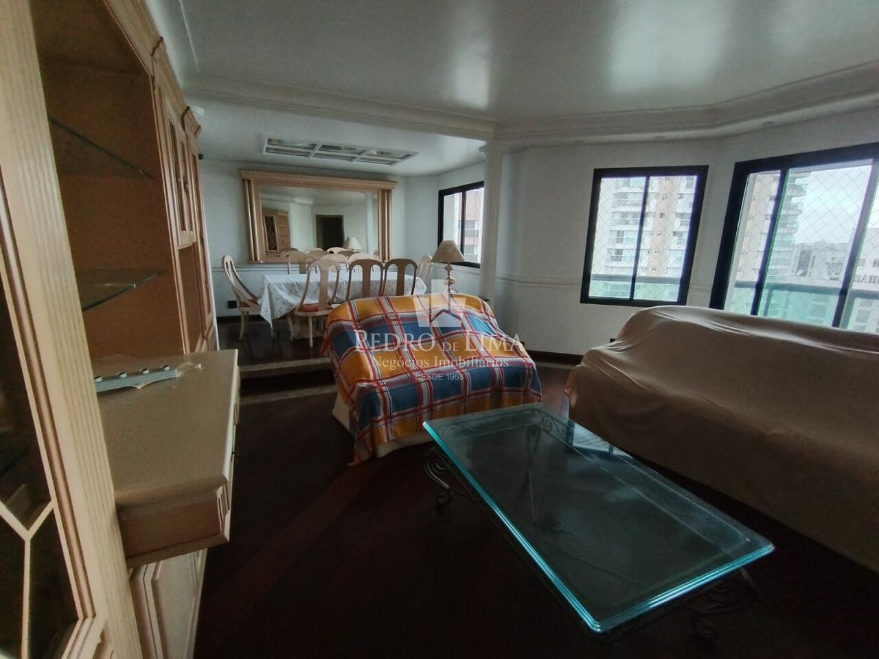 Apartamento de Alto Padrão ,Mobiliado,3 Dormitórios (uma suíte) e Duas Vagas no Jardim Anália Franco