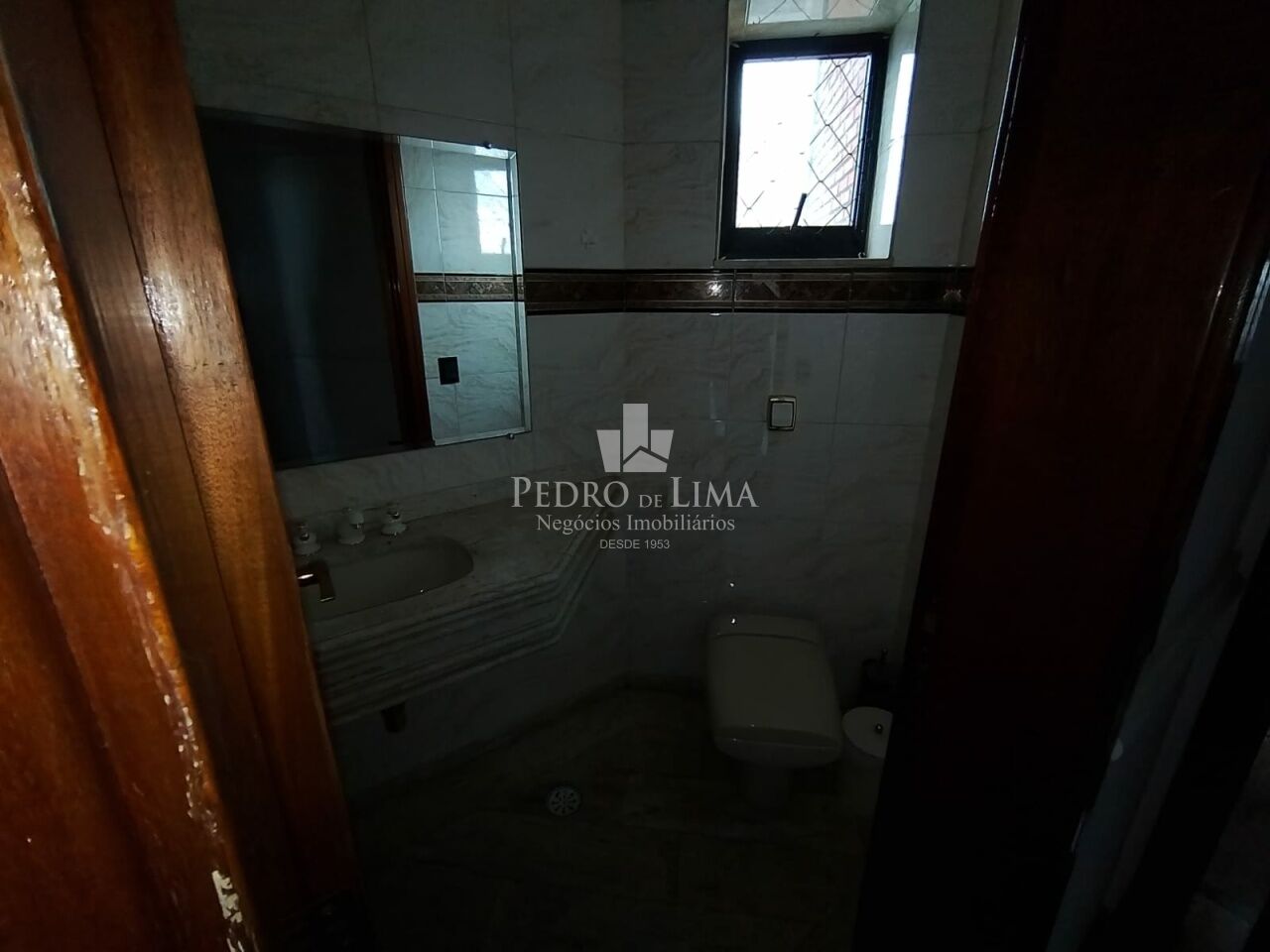 Apartamento de Alto Padrão ,Mobiliado,3 Dormitórios (uma suíte) e Duas Vagas no Jardim Anália Franco
