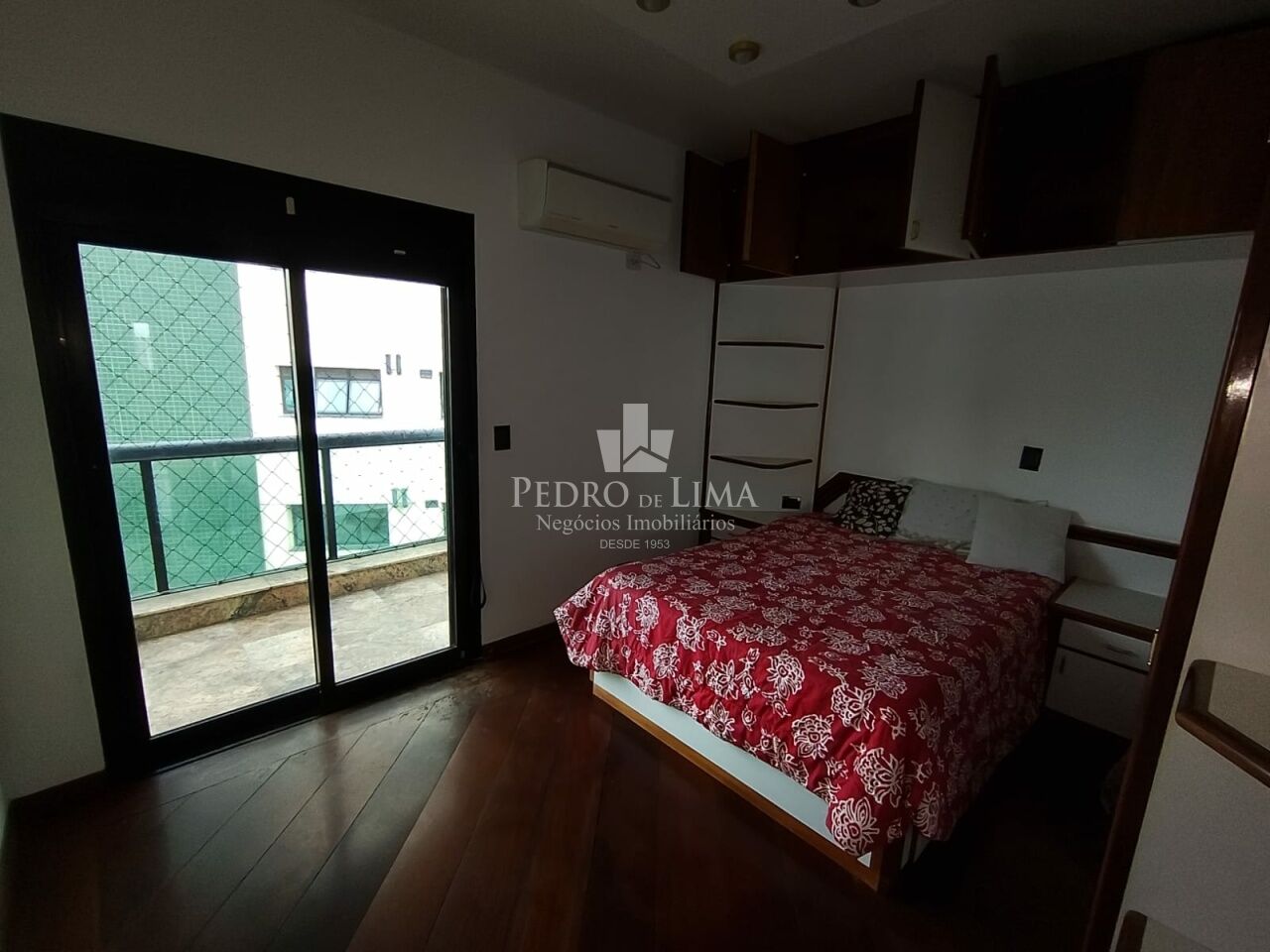 Apartamento de Alto Padrão ,Mobiliado,3 Dormitórios (uma suíte) e Duas Vagas no Jardim Anália Franco