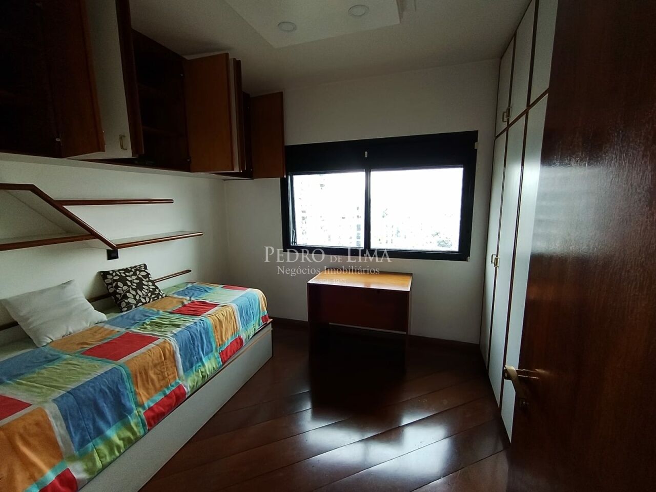 Apartamento de Alto Padrão ,Mobiliado,3 Dormitórios (uma suíte) e Duas Vagas no Jardim Anália Franco