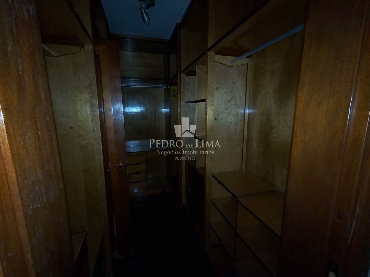 Apartamento de Alto Padrão ,Mobiliado,3 Dormitórios (uma suíte) e Duas Vagas no Jardim Anália Franco