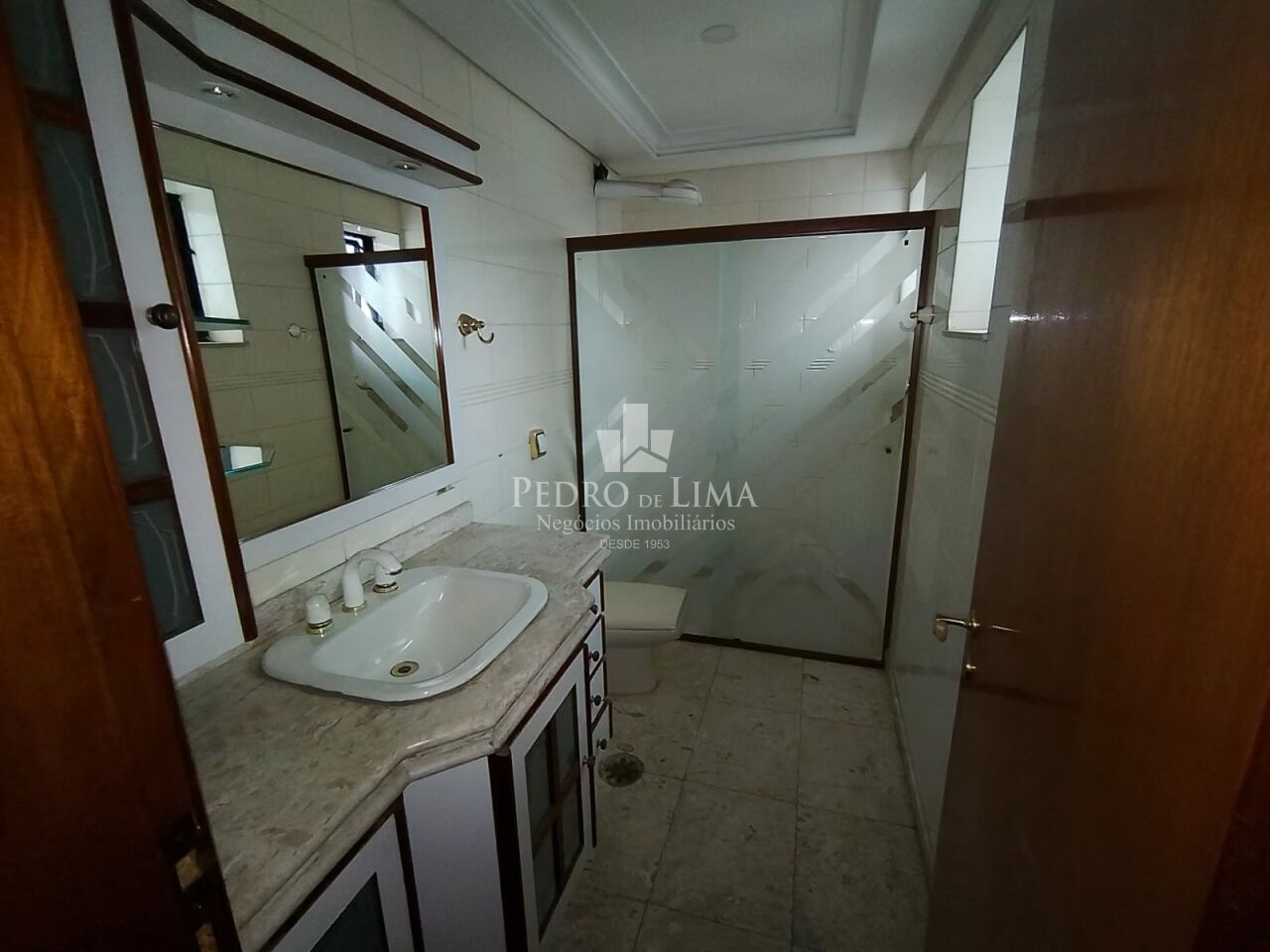 Apartamento de Alto Padrão ,Mobiliado,3 Dormitórios (uma suíte) e Duas Vagas no Jardim Anália Franco