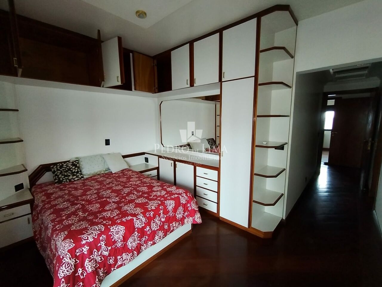 Apartamento de Alto Padrão ,Mobiliado,3 Dormitórios (uma suíte) e Duas Vagas no Jardim Anália Franco