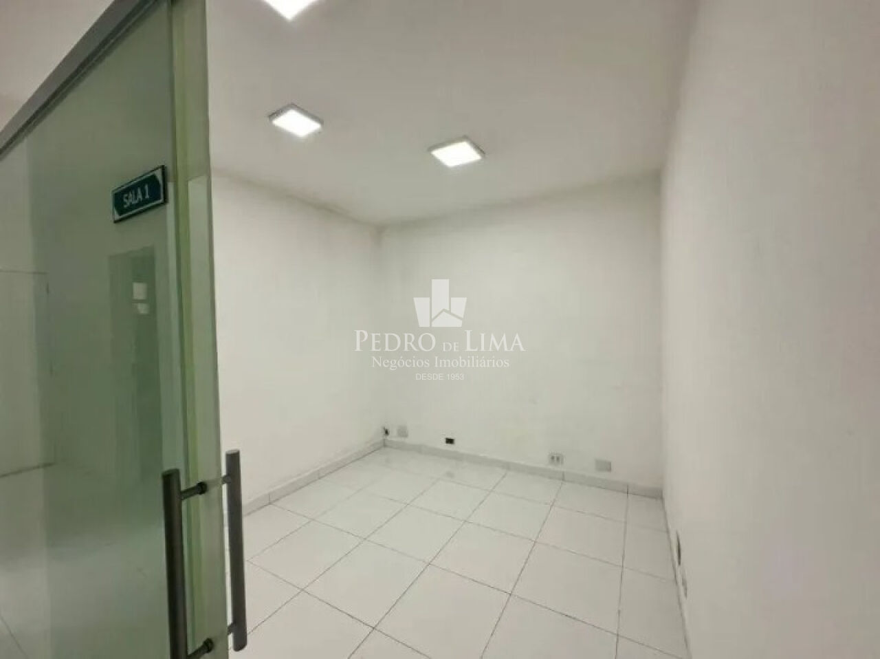 imagem do imovel Sobrado Comercial 210m² 2 vagas ref: TP30199