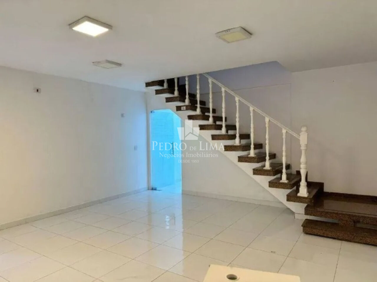 Sobrado Comercial 210m² 2 vagas