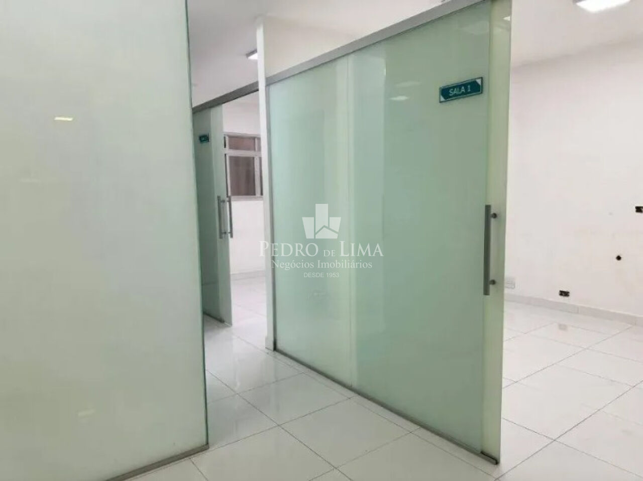 imagem do imovel Sobrado Comercial 210m² 2 vagas ref: TP30199