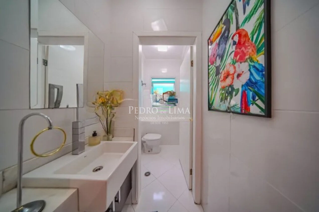 Sobrado 3 suites 6 vagas no Jardim Taxtil