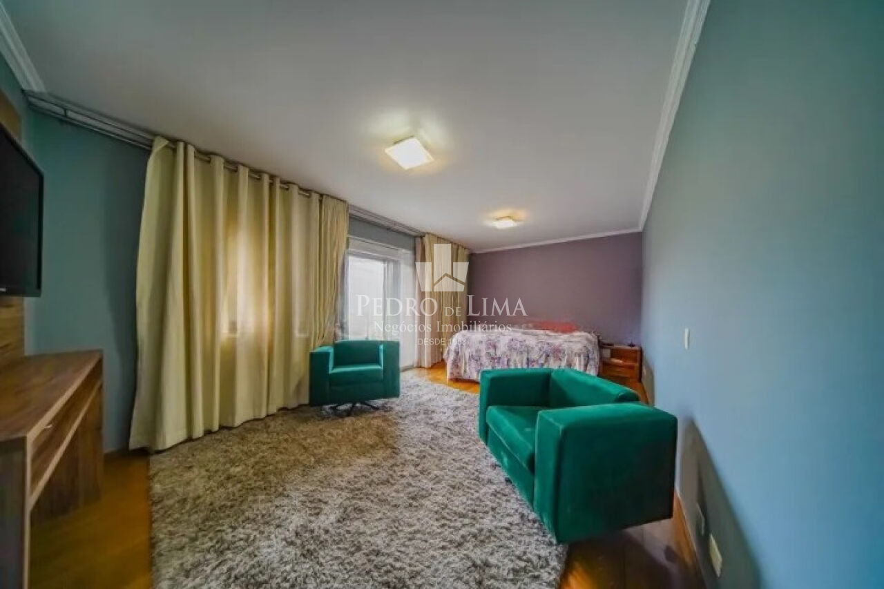 Sobrado 3 suites 6 vagas no Jardim Taxtil