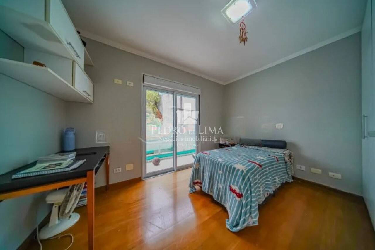 Sobrado 3 suites 6 vagas no Jardim Taxtil