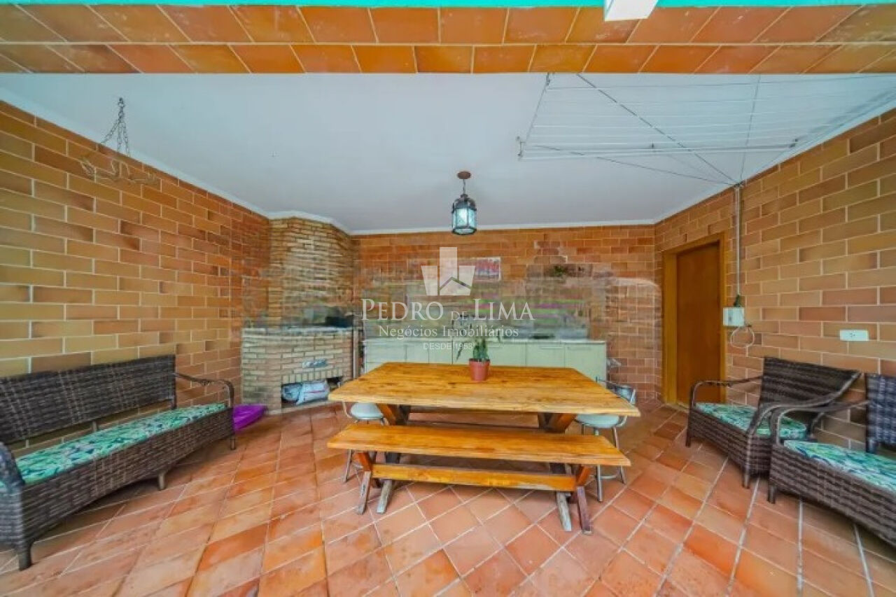 Sobrado 3 suites 6 vagas no Jardim Taxtil