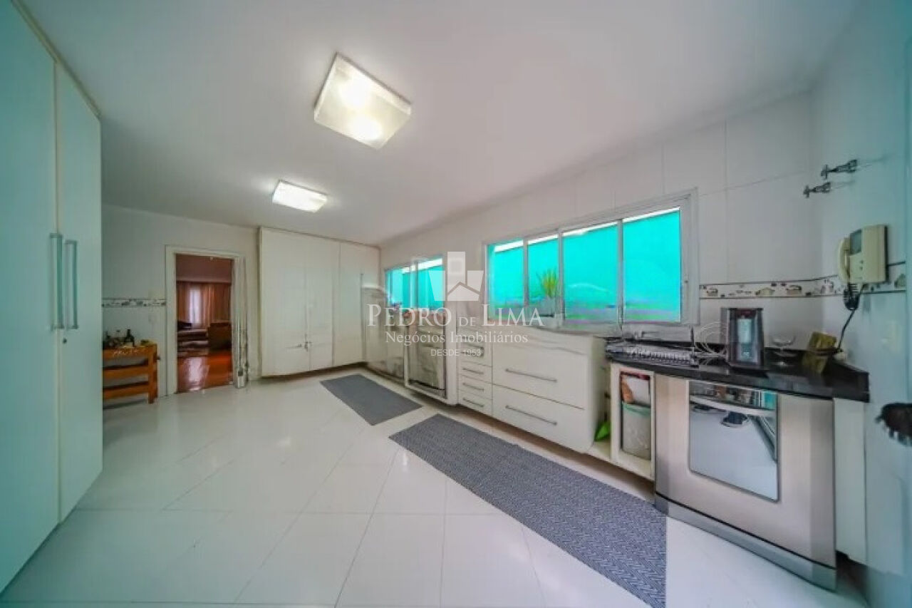 Sobrado 3 suites 6 vagas no Jardim Taxtil
