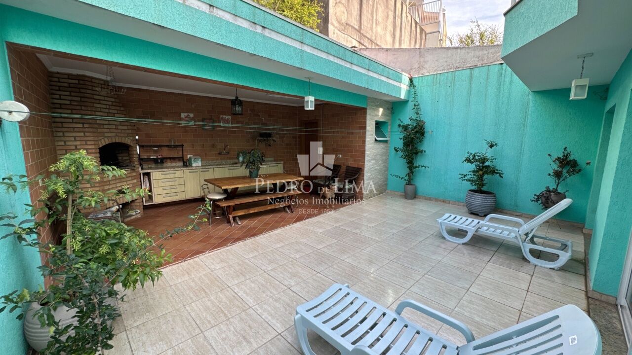 Sobrado 3 suites 6 vagas no Jardim Taxtil