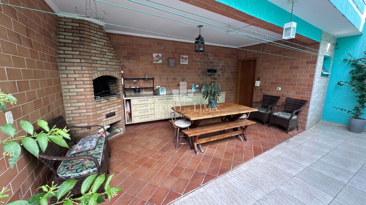 Sobrado 3 suites 6 vagas no Jardim Taxtil