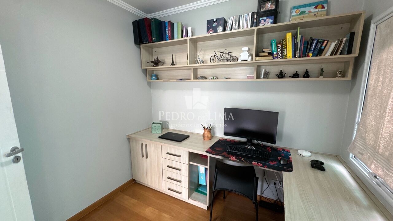 Sobrado 3 suites 6 vagas no Jardim Taxtil