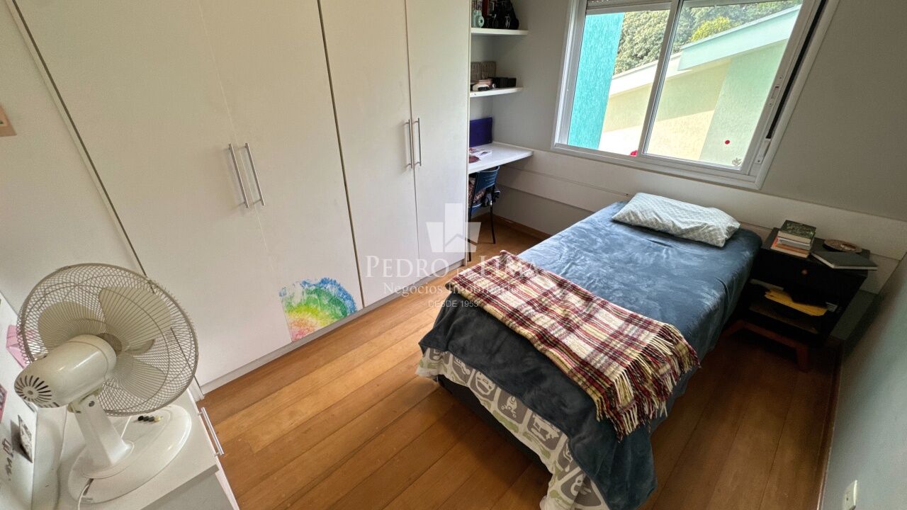 Sobrado 3 suites 6 vagas no Jardim Taxtil
