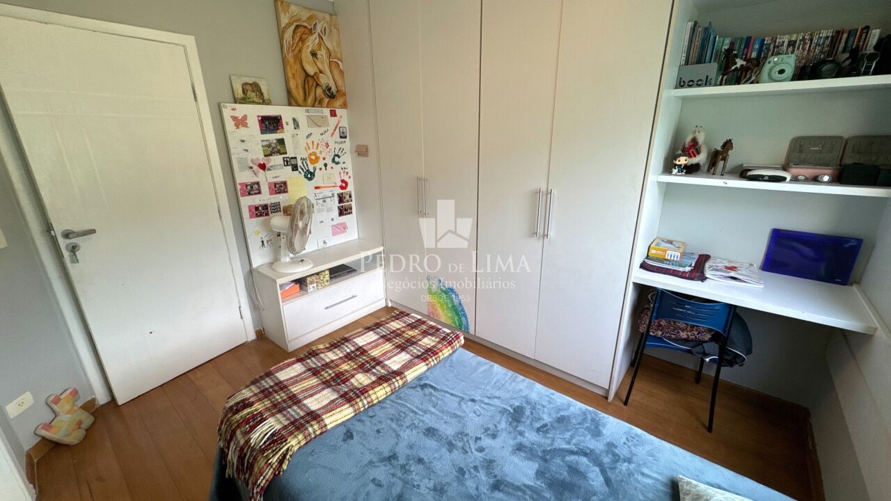 Sobrado 3 suites 6 vagas no Jardim Taxtil