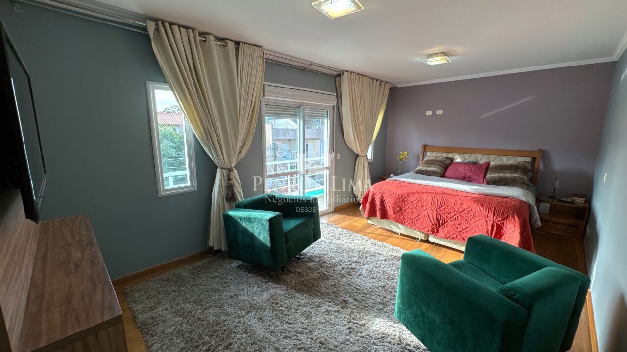 Sobrado 3 suites 6 vagas no Jardim Taxtil