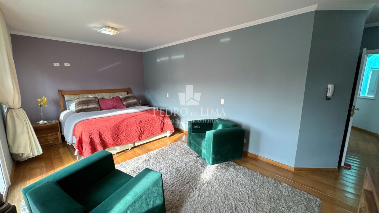 Sobrado 3 suites 6 vagas no Jardim Taxtil
