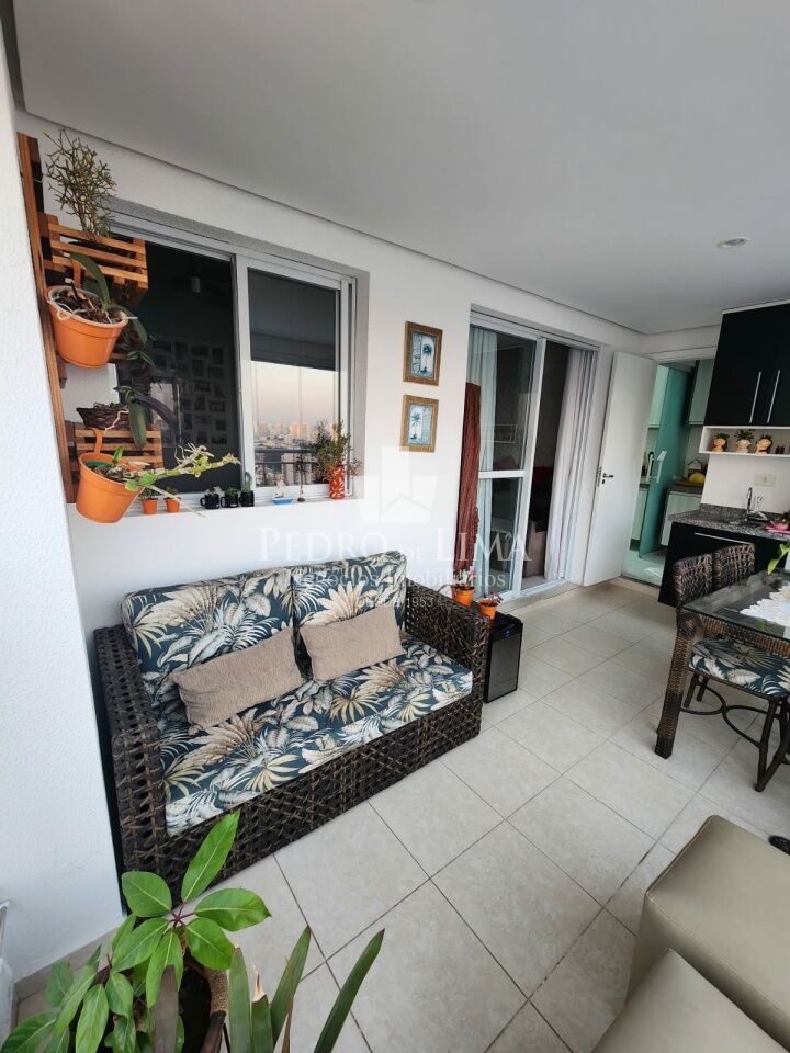 Tatuapé --Andar Alto-78m² 3 dorm (1 suite)   sacada  2 vagas próximo ao metrô