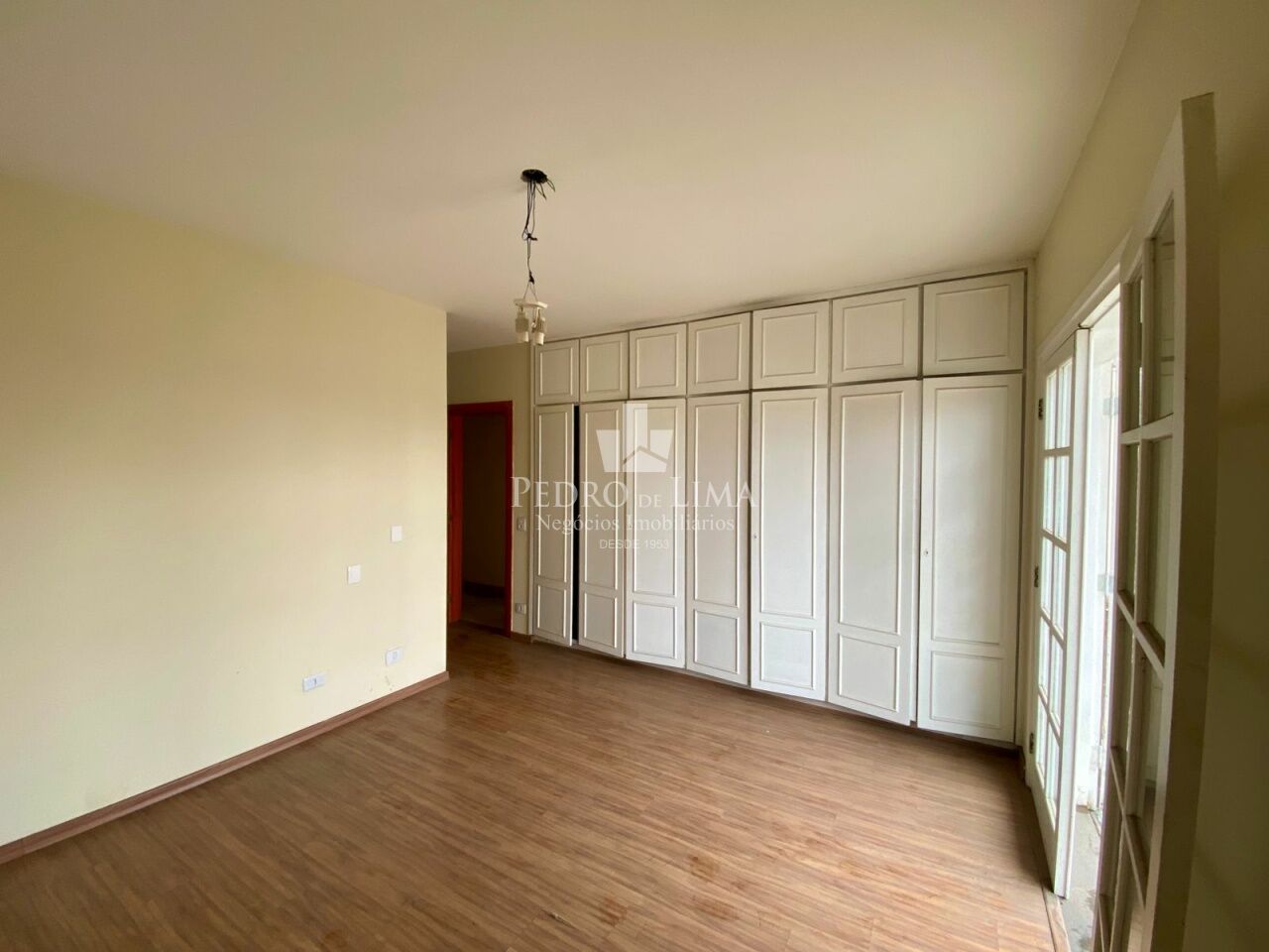 Casa Térrea com 5 dormitórios, 6 vagas e piscina na Vila Rosália - Guarulhos